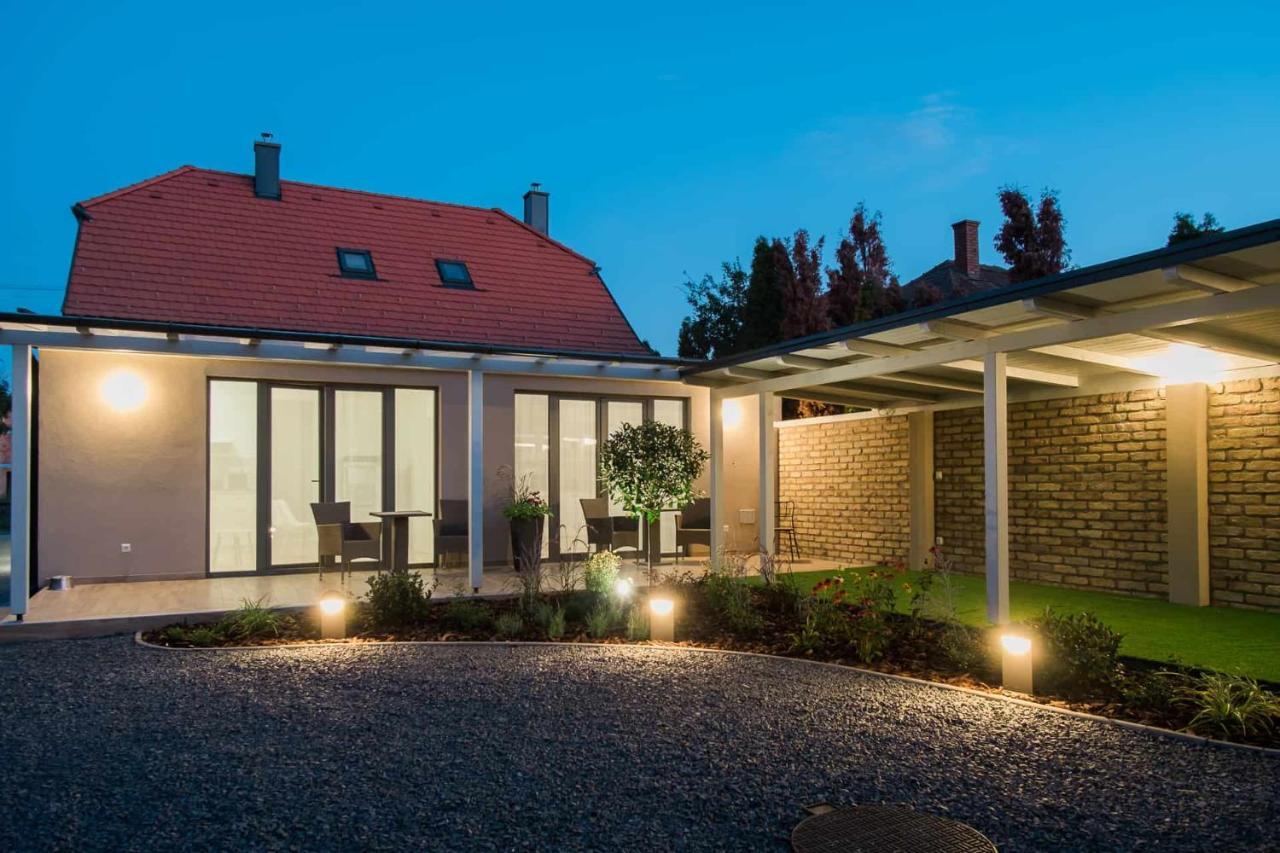 Villa Strokay - Few Minutes Walk From Lake Balaton ケストヘイ エクステリア 写真