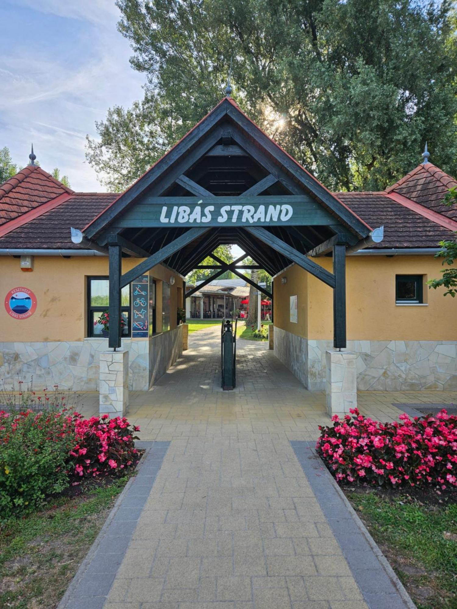 Villa Strokay - Few Minutes Walk From Lake Balaton ケストヘイ エクステリア 写真