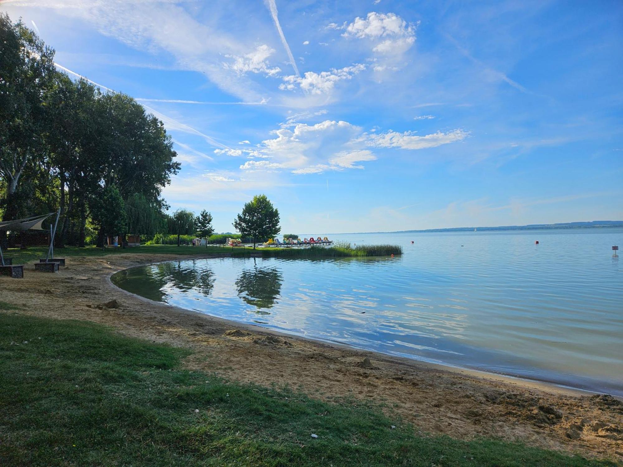 Villa Strokay - Few Minutes Walk From Lake Balaton ケストヘイ エクステリア 写真